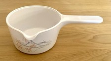 Casserole blanche avec fleurs - casserole,