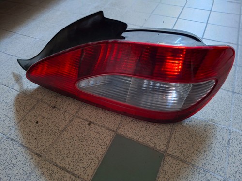 Feu arrière droit peugeot 406 - arrière,