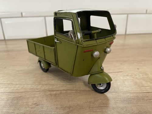 Triporteur - (vespa, piaggio)