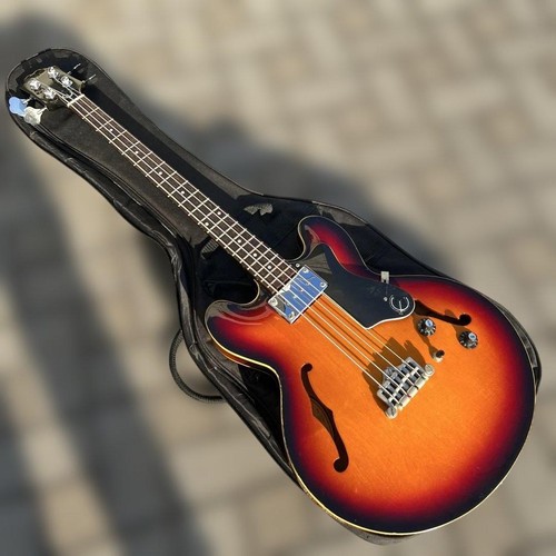 Guitare basse électrique