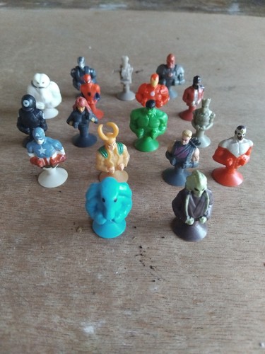 Lot figurines micro - 17,