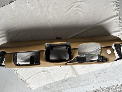 Tableau bord cuir - bord, en