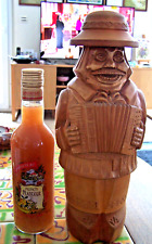 Cache Bouteille en Bois MUSICIEN Accordéoniste LITUANIEN KAPSUKA ELKA