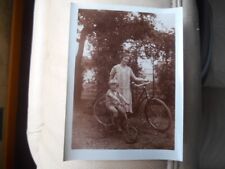 photo ancienne velo femme et enfant