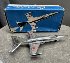 Ancien jouet de propagande en