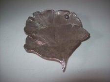 Vide poche feuille en métal