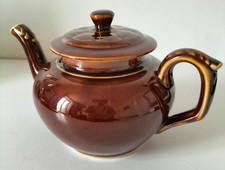 Théière vintage en faïence