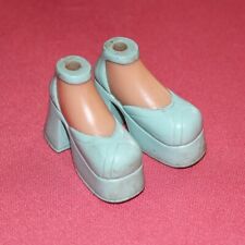 Paire de chaussures bleue ciel poupée BRATZ