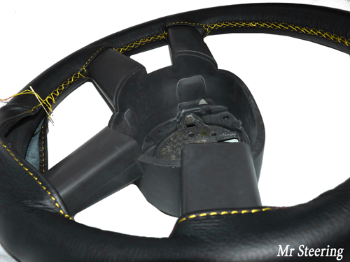 Housse volant cuir noir - volant, en
