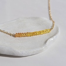 collier en pierre précieuse