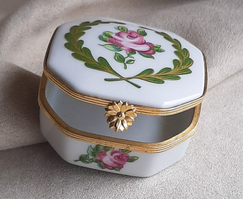 Pilulier porcelaine de - pilulier, en