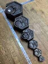 n° 7 Série de 6 anciens poids hexagonaux en fonte  balance roberval Outils Lot