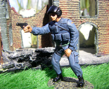 Soldat plomb  "FORCES d'ELITE":  Soldat "GROUPE ACTION RAPIDE" Espagne..no 46