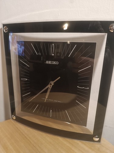 Horloge murale seiko radio - ,