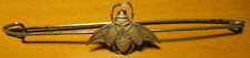 EPINGLE pour JUPE / KILT métal argenté ornée INSECTE & PERLES fantaisie VINTAGE