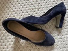 Escarpins cuir daim à talons