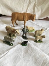 Lot de 7 animaux de ferme et de crèche  avec 1 personnage. Jouet ancien.