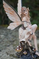 15570 figurine statuette - figurine,
