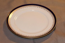 Assiette à dessert porcelaine Dom Joao IV Portugal filet or bleu de sèvre 17,2 c