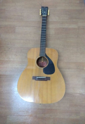 Guitare acoustique vintage