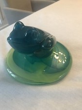 Très belle sculpture « Grenouille »sur sa base nénuphar signée DAUM