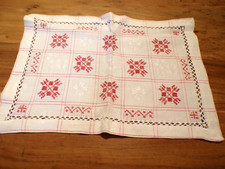 Linge ancien Napperon coton canevas blanc brodé rouge avec jours   ( ref 18 )