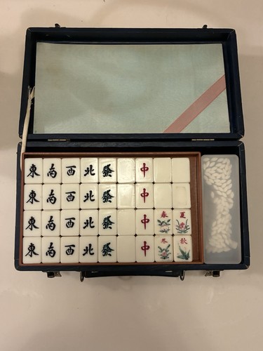 Mah jong asian tile game - jong,