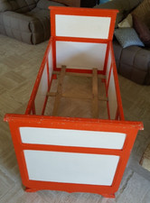 LIT ENFANT EN BOIS ANNÉE 40 RELOUKÉ EN 75 EN ORANGE ET BLANC