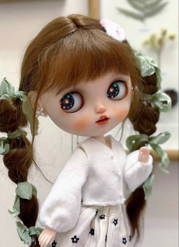 Tenue perruque mohair rose