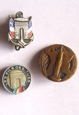 1914 - 1918  Anciens Combattants , Lot 3 insignes Arc de Triomphe, fils des tués