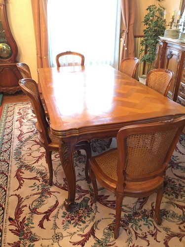 Table chaises salle a - chaises,