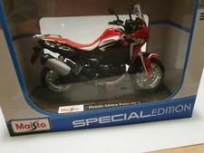 Moto HONDA CRF1000 L AFRICA TWIN DCT rouge 1/18