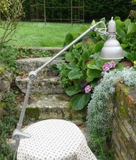 Lampe atelier LUMINA, 2 bras TELESCOPIQUES et son étau, FONCTIONNE, état d'usage