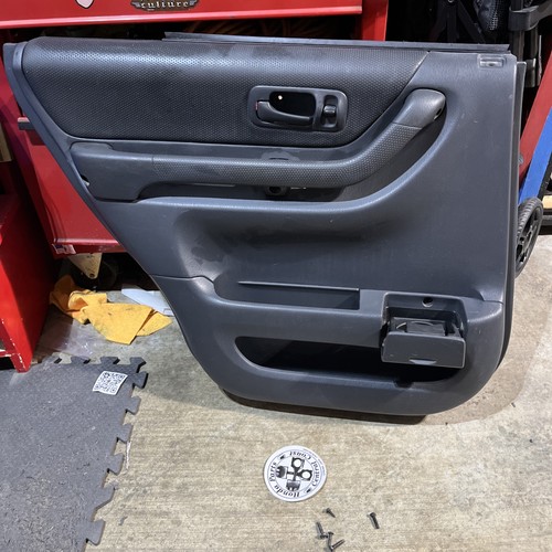 Honda v rear door - 99-01,