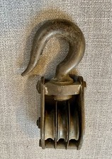 Outil ancien: poulie Triple en