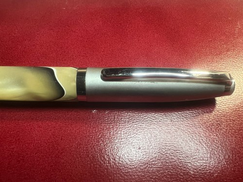 Stylo plume sphère - 🔴,
