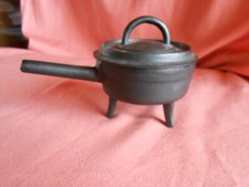 Mini Cocotte en Fonte sur 3