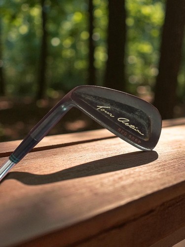 Club golf gaucher tour - de,