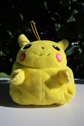 Grosse peluche pokemon pikachu - grosse,