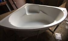 baignoire d’angle 134,5 x134,5 + tablier légère fissure +siphon avec trop-plein