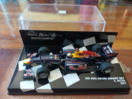 Renault red bull rb7 - f1,