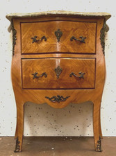 Commode galbée de style Louis