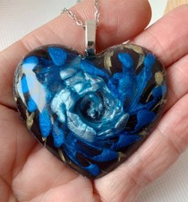 collier avec pendentif