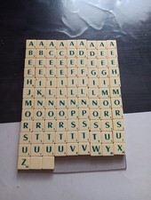 Lettres de scrabble (102)