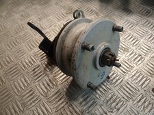 moyeu et fusée avant gauche