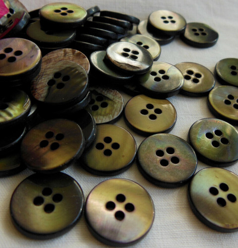 Lot boutons anciens en - anciens,