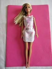 BARBIE en ROBE D'ETTE BLANCHE