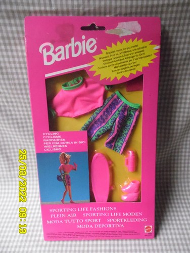 Barbie tenue vetement - ,