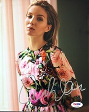 ANNABELLE WALLIS SIGNED 8X10