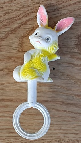 Figurine pouet hochet lapin - pouet,